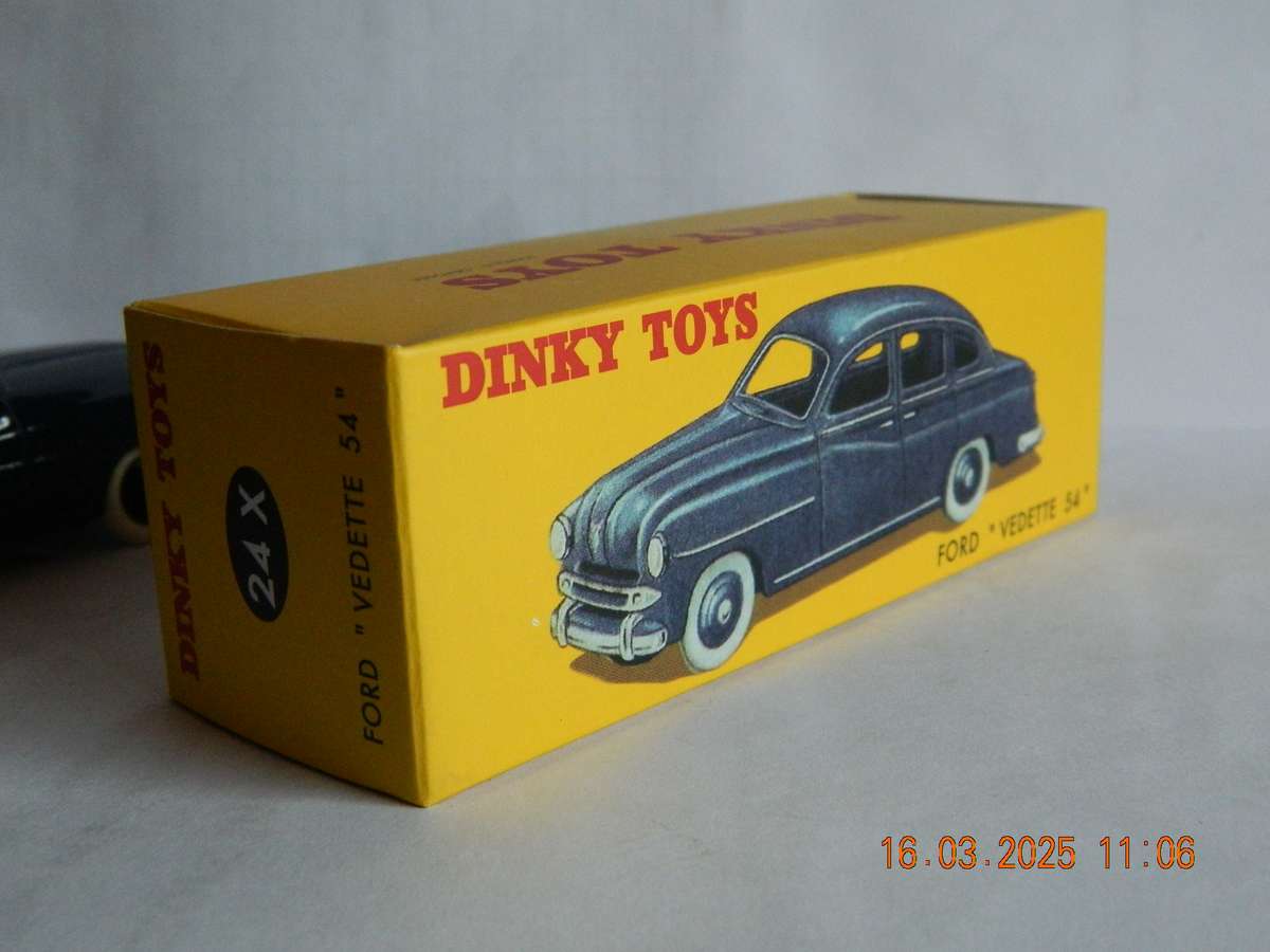 DEAGOSTINI - DINKY TOYS  -  24X  -  FORD VEDETTE