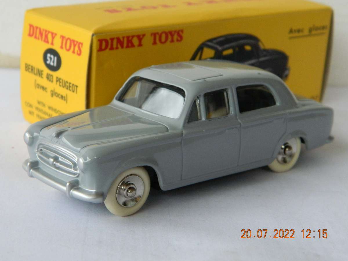 DEAGOSTINI - DINKY TOYS  -  521  -   BERLINE  403  PEUGEOT (AVEC GLACES)