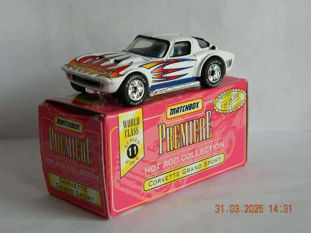 MATCHBOX  -  SERIES 11  -  CORVETTE GRAND SPORT