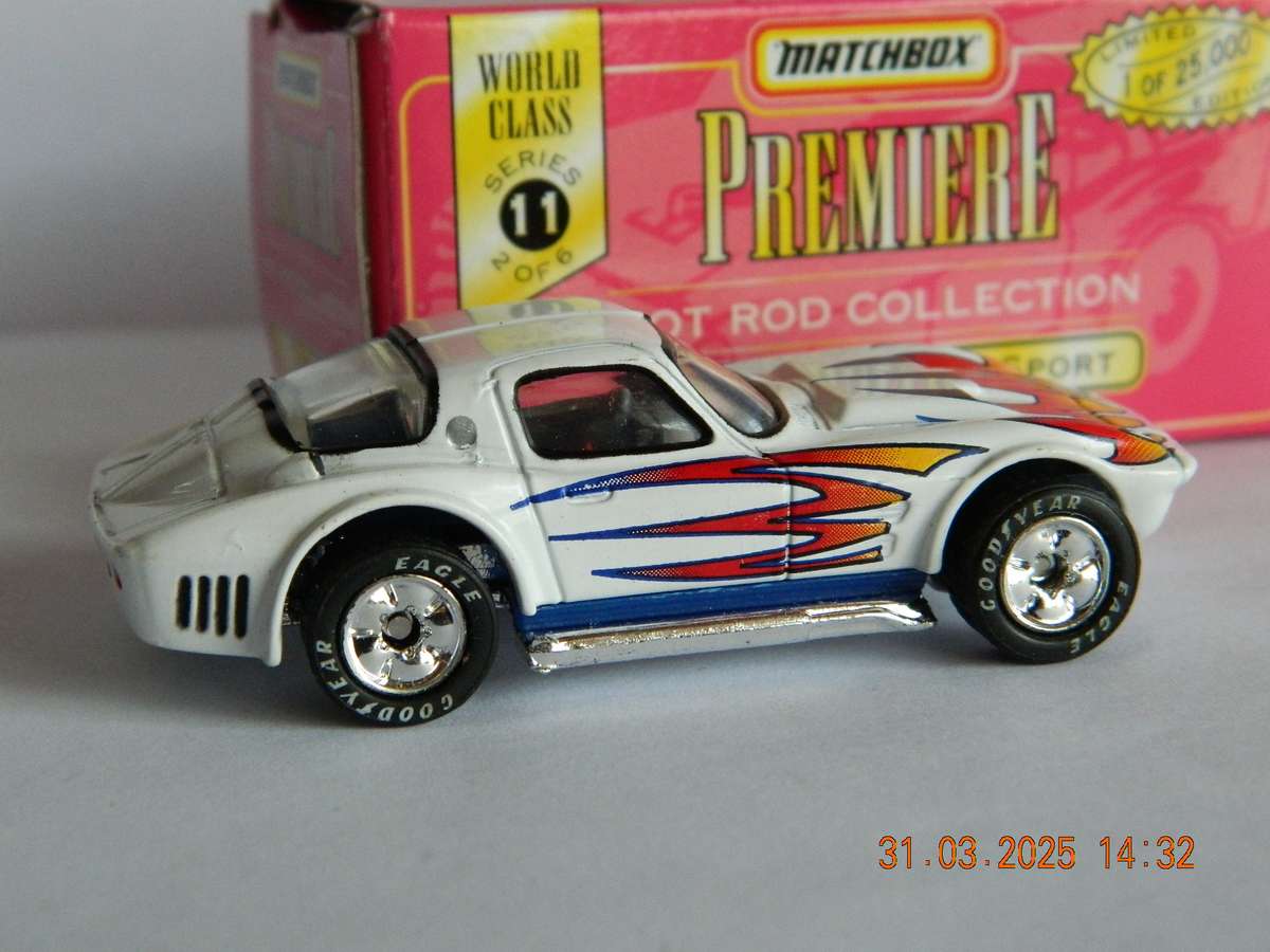 MATCHBOX  -  SERIES 11  -  CORVETTE GRAND SPORT