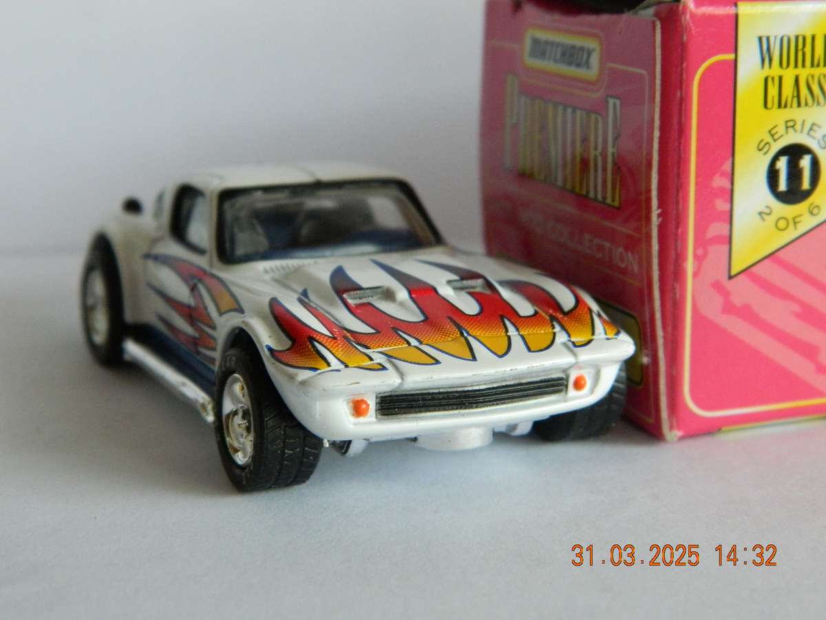 MATCHBOX  -  SERIES 11  -  CORVETTE GRAND SPORT