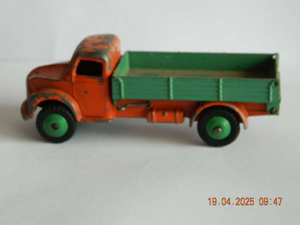 DINKY TOYS  -  414  -  DODGE  REAR TIPPING WAGON