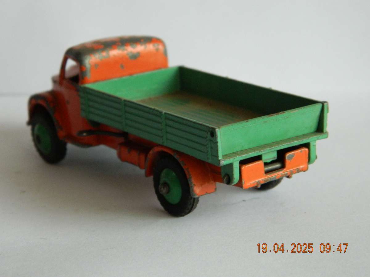 DINKY TOYS  -  414  -  DODGE  REAR TIPPING WAGON