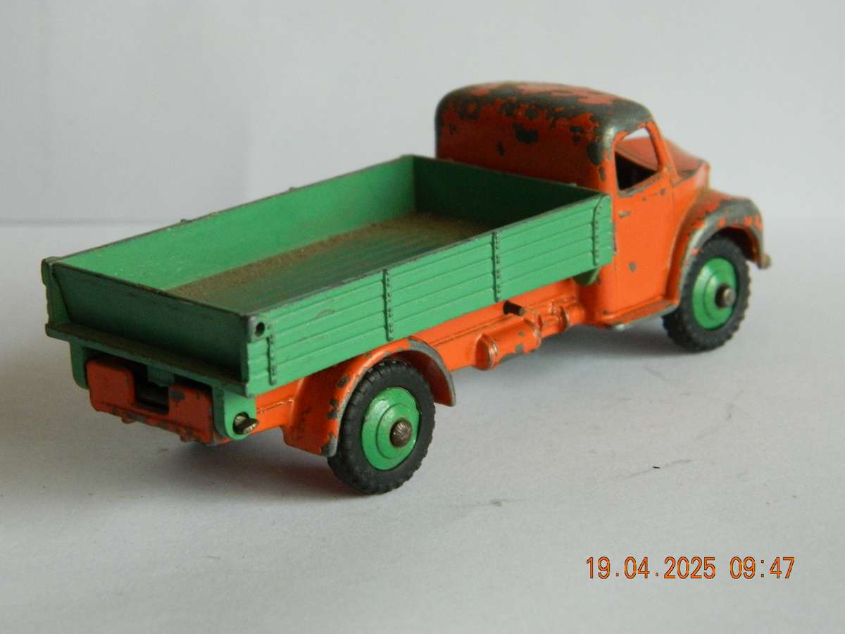 DINKY TOYS  -  414  -  DODGE  REAR TIPPING WAGON