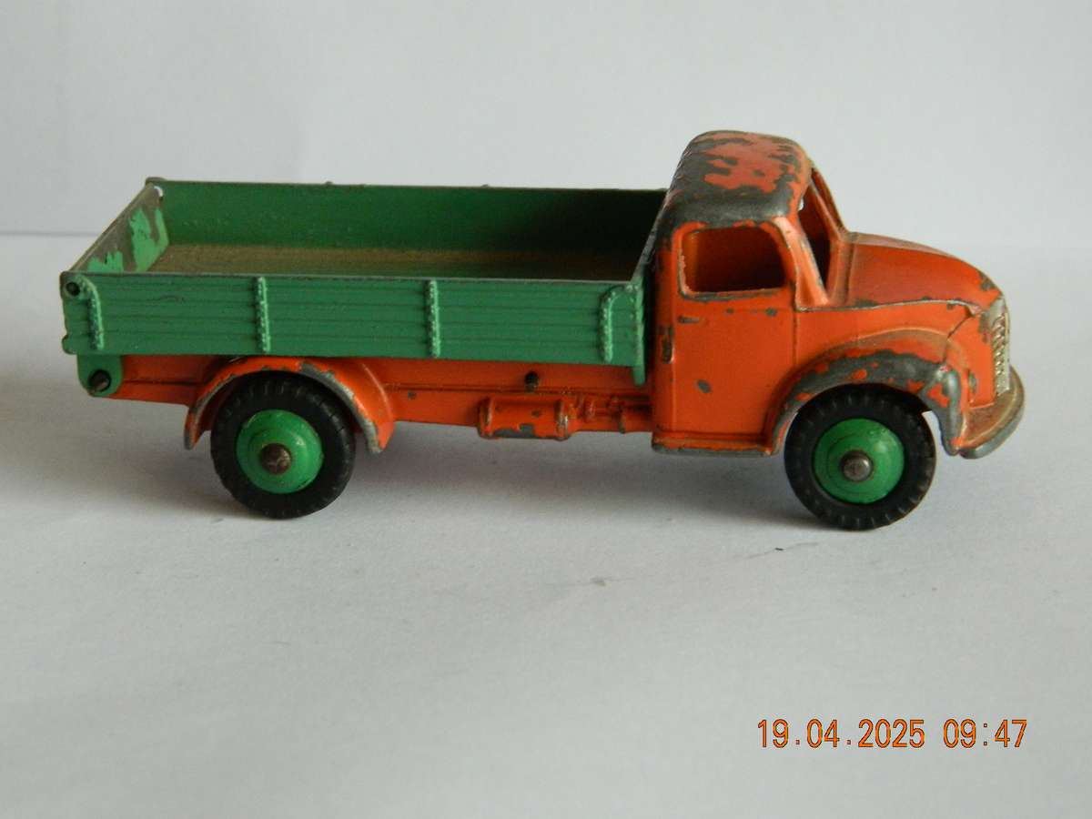 DINKY TOYS  -  414  -  DODGE  REAR TIPPING WAGON