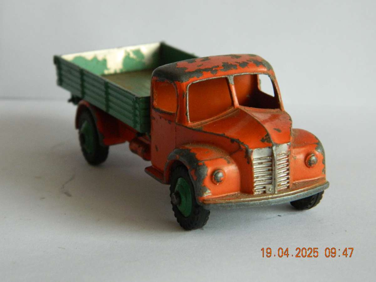 DINKY TOYS  -  414  -  DODGE  REAR TIPPING WAGON