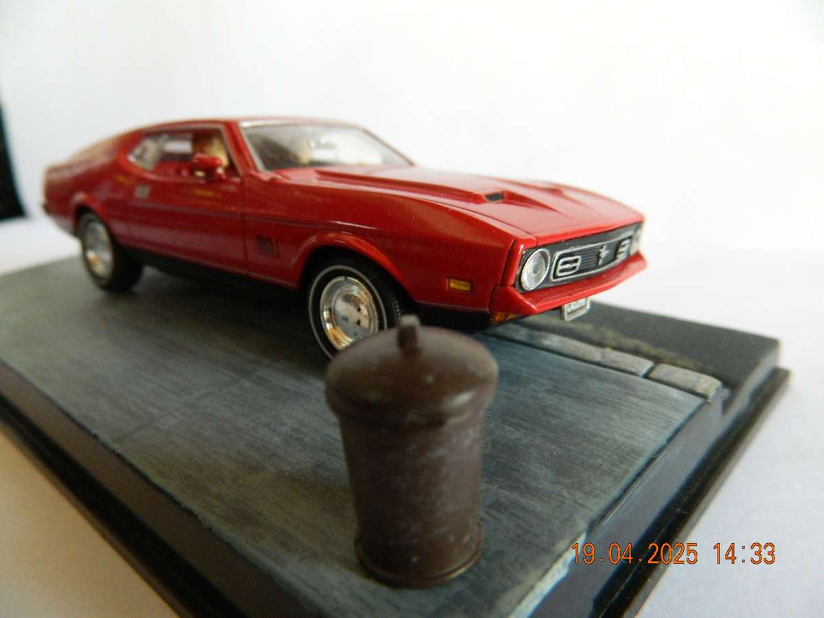 UNIVERSAL HOBBIES -  JAMES BOND 007 -  MUSTANG MACH 1 - DIAMONDS ARE FOREVER