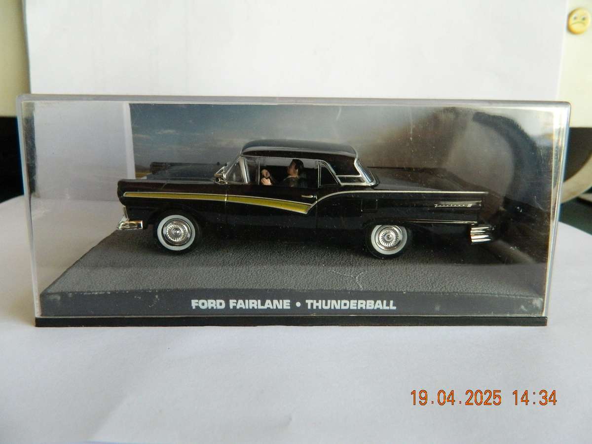 UNIVERSAL HOBBIES -  JAMES BOND 007 -  FORD FAIRLANE  -  THUNDERBALL