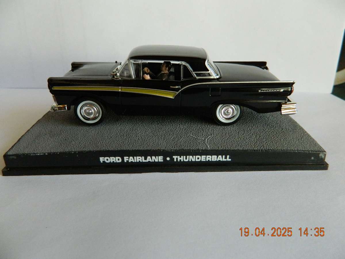 UNIVERSAL HOBBIES -  JAMES BOND 007 -  FORD FAIRLANE  -  THUNDERBALL