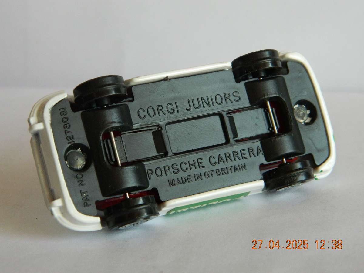 CORGI JUNIOR   -    -   PORSCHE CARRERA