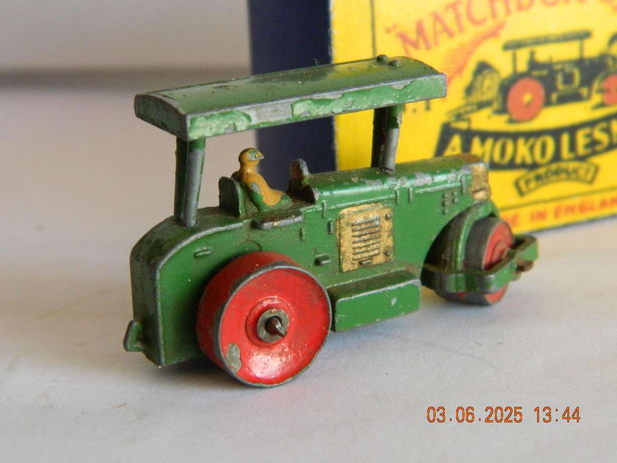 MATCHBOX SERIES  -  1   -  DIESEL ROAD ROLLER  -  (AVELING BARFORD) - 49MM
