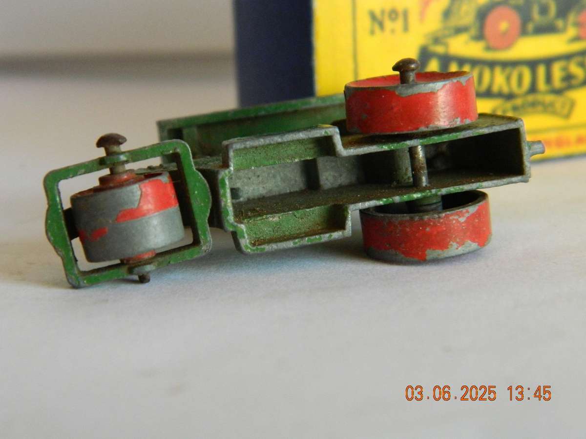 MATCHBOX SERIES  -  1   -  DIESEL ROAD ROLLER  -  (AVELING BARFORD) - 49MM