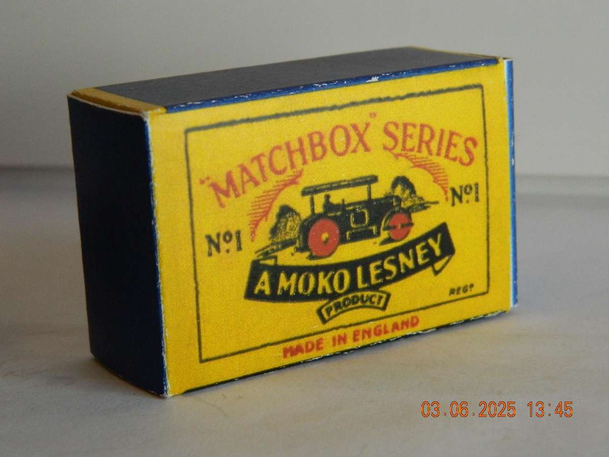 MATCHBOX SERIES  -  1   -  DIESEL ROAD ROLLER  -  (AVELING BARFORD) - 49MM