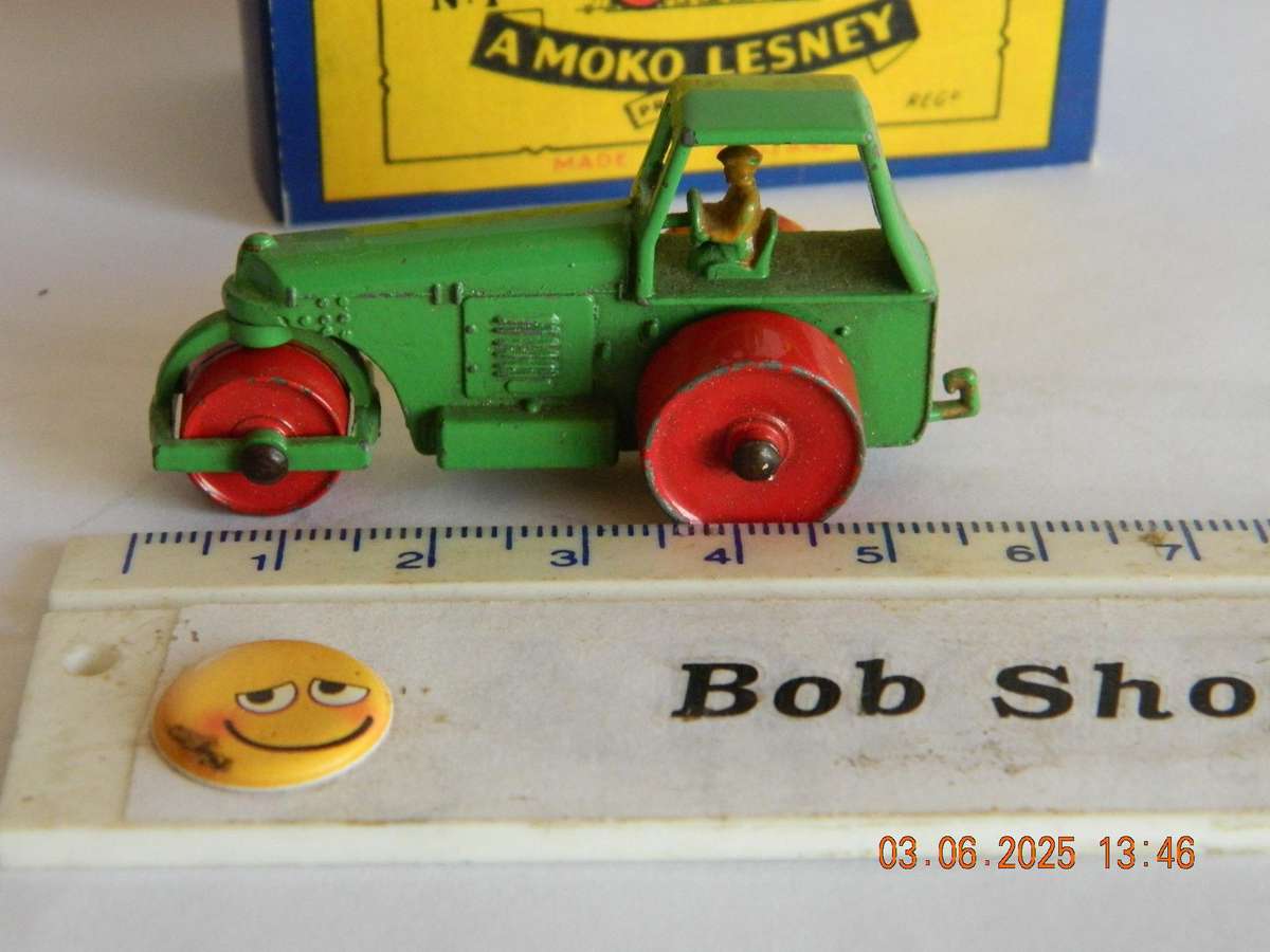 MATCHBOX SERIES  -  1 b -    DIESEL ROAD ROLLER  -  (AVELING BARFORD) - 57MM