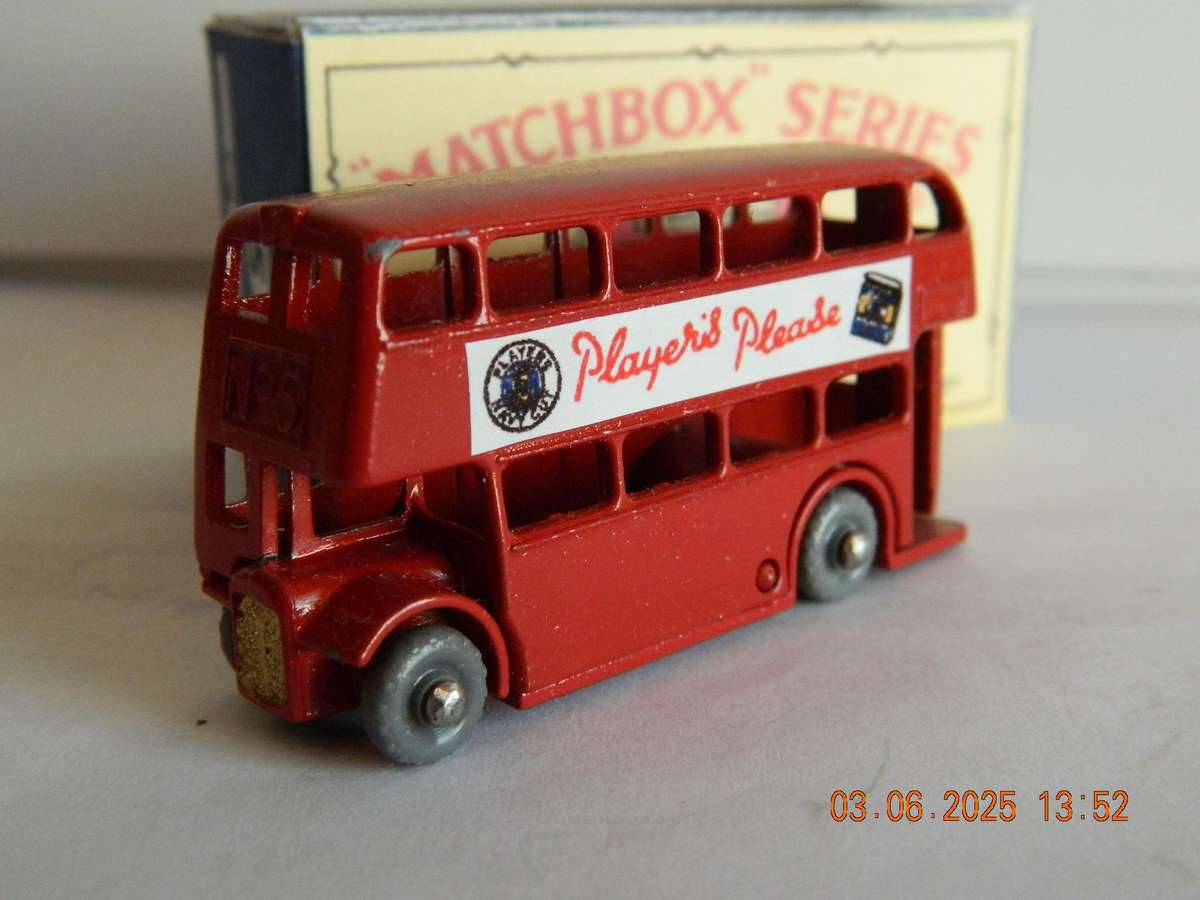 MATCHBOX SERIES  - 5 -    LONDON BUS - ROUTEMASTER  ( PLAYERS PLEASE )