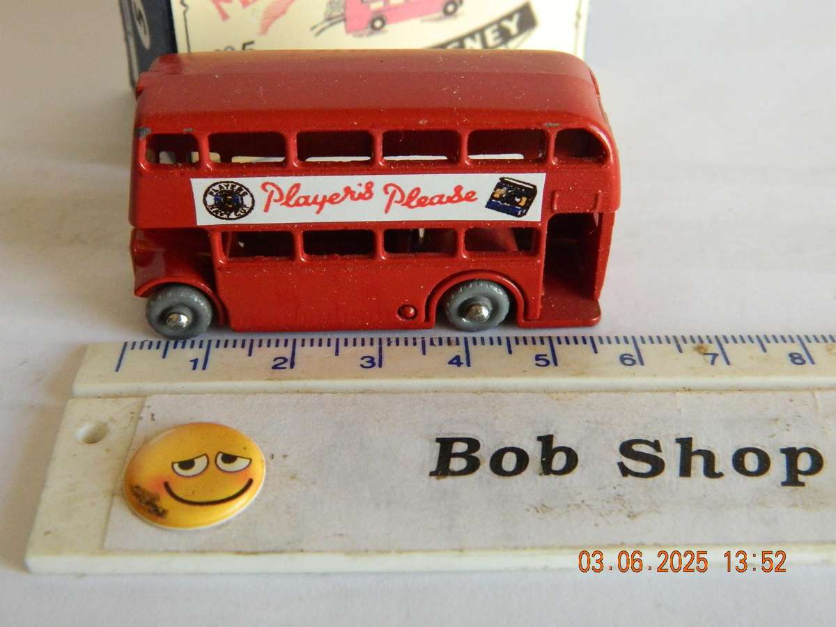 MATCHBOX SERIES  - 5 -    LONDON BUS - ROUTEMASTER  ( PLAYERS PLEASE )
