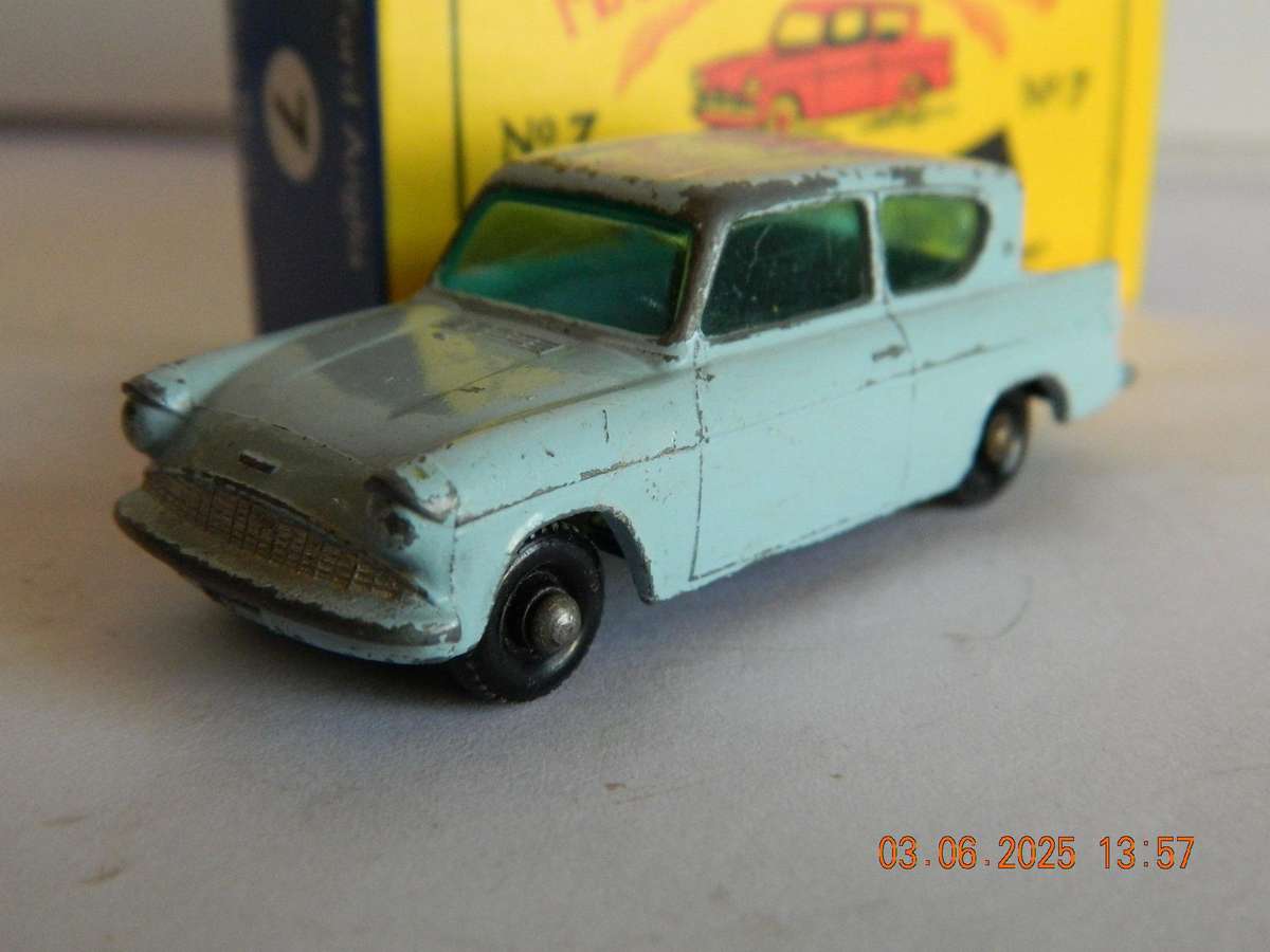 MATCHBOX SERIES  -  7  -    FORD ANGLIA