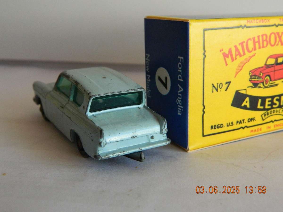 MATCHBOX SERIES  -  7  -    FORD ANGLIA