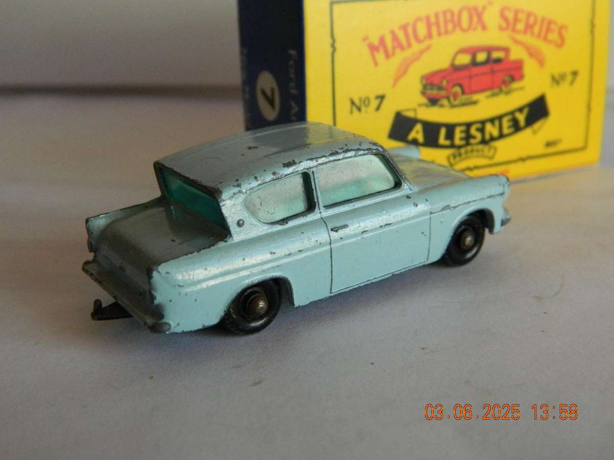 MATCHBOX SERIES  -  7  -    FORD ANGLIA