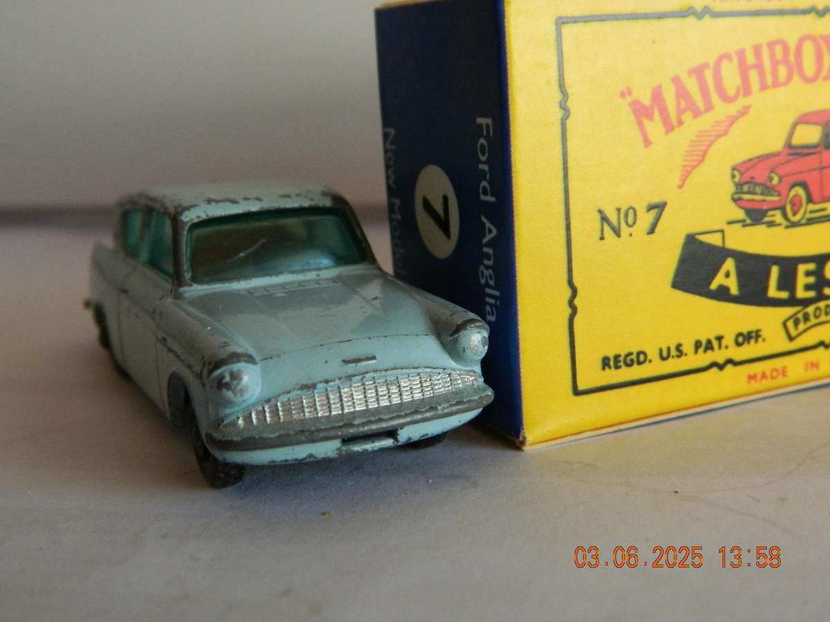 MATCHBOX SERIES  -  7  -    FORD ANGLIA