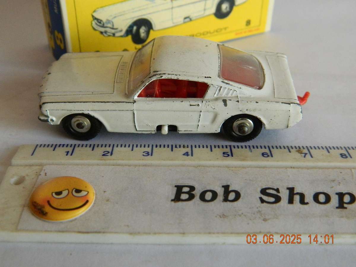 MATCHBOX SERIES  -  8  -  FORD MUSTANG