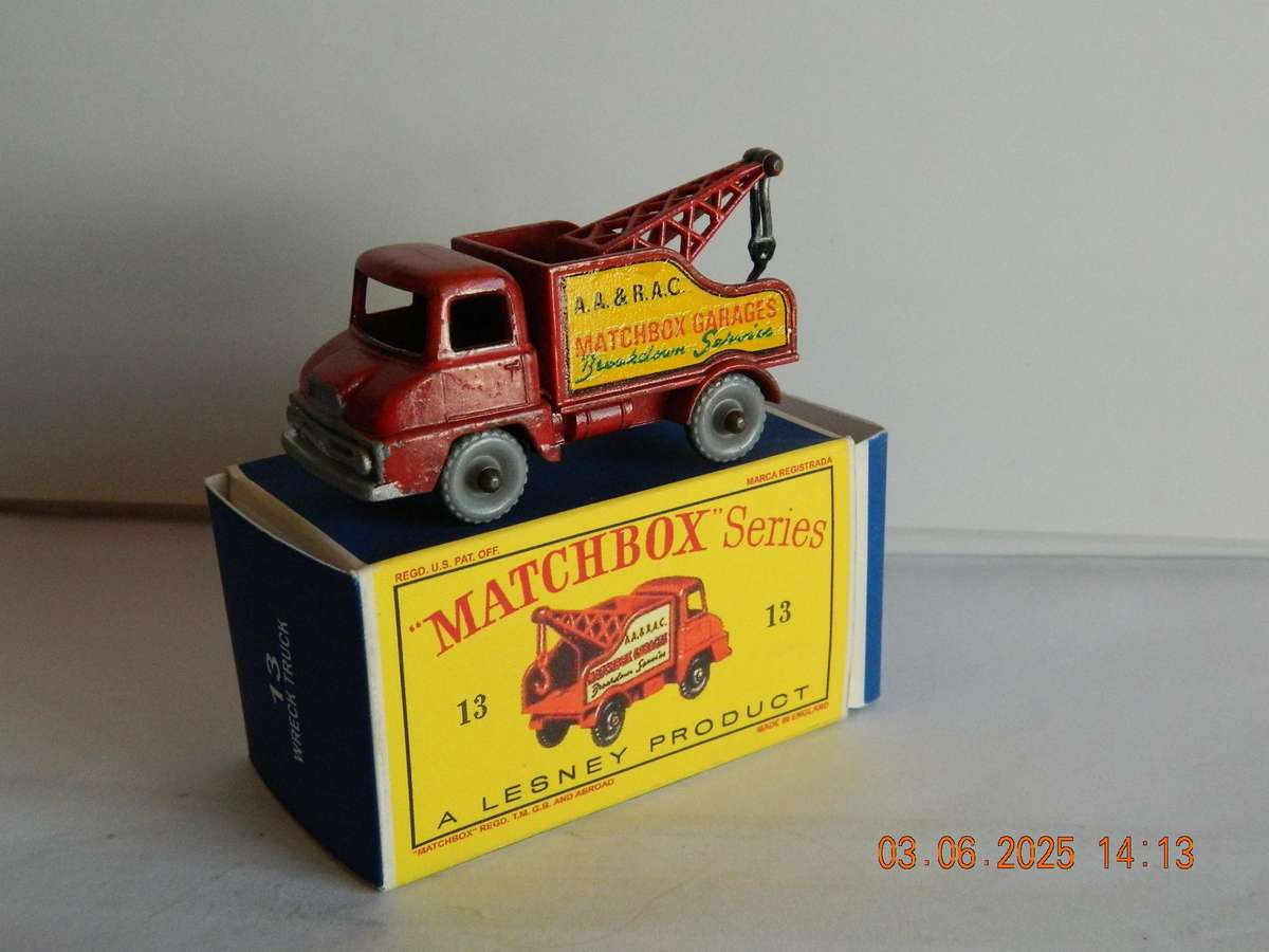 MATCHBOX SERIES  -  13   -  THAMES TRADER WRECK  TRUCK