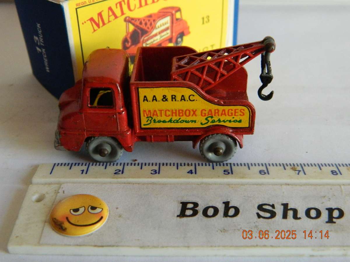 MATCHBOX SERIES  -  13   -  THAMES TRADER WRECK  TRUCK