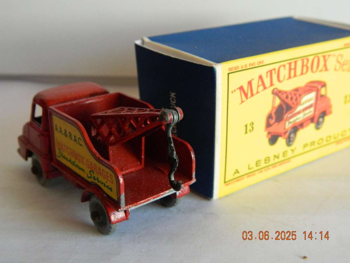 MATCHBOX SERIES  -  13   -  THAMES TRADER WRECK  TRUCK