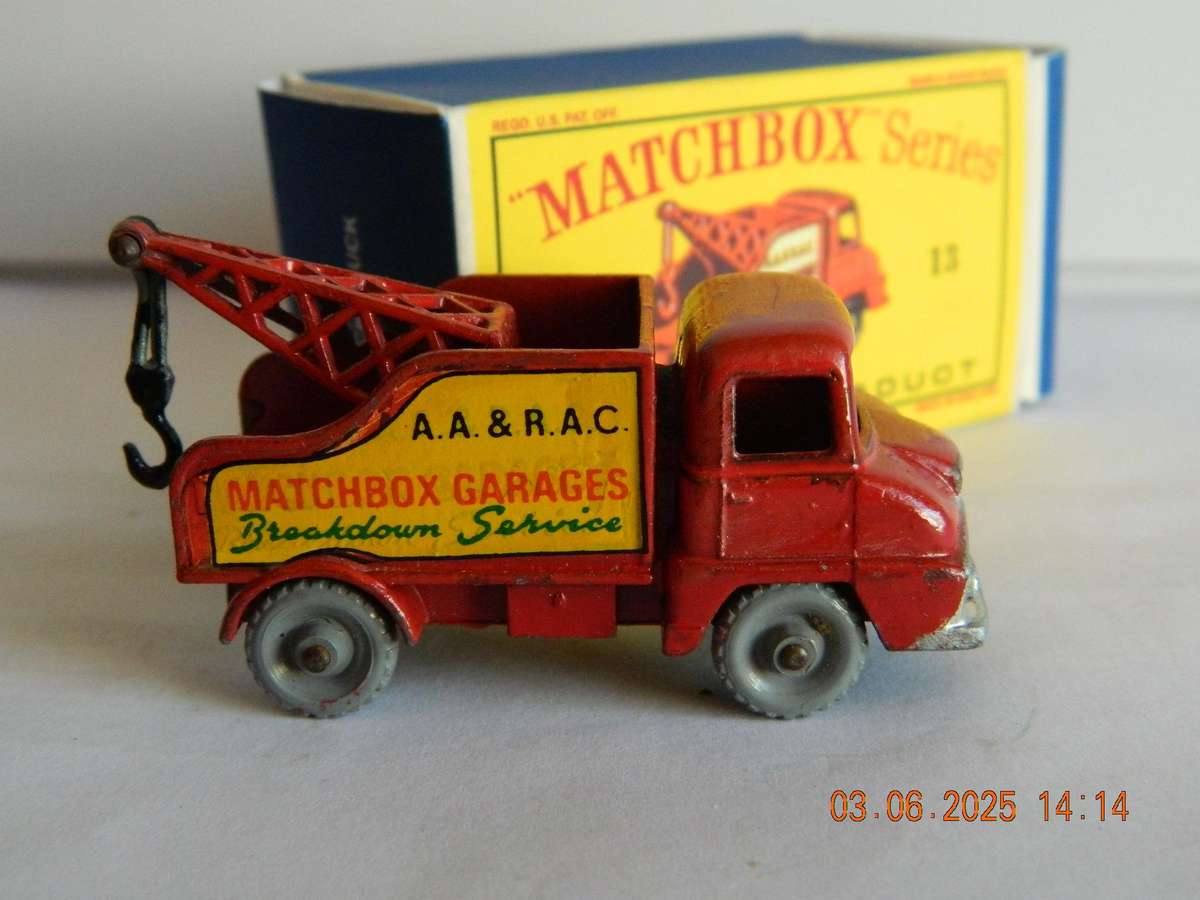 MATCHBOX SERIES  -  13   -  THAMES TRADER WRECK  TRUCK