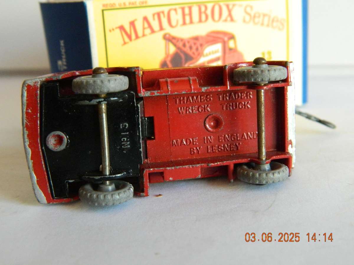 MATCHBOX SERIES  -  13   -  THAMES TRADER WRECK  TRUCK