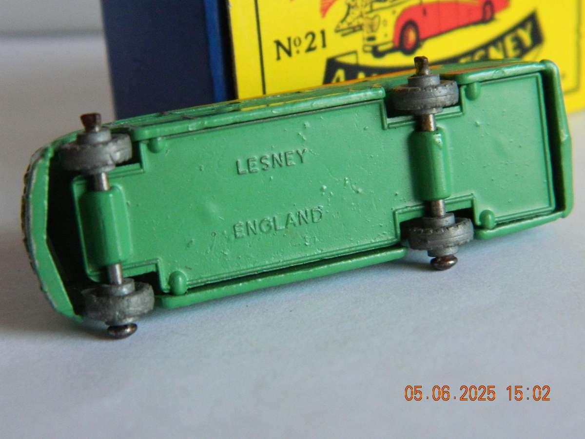 MATCHBOX SERIES  - 21  -   BEDFORD COACH -  (57MM)