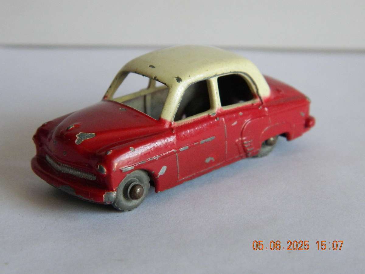 MATCHBOX SERIES  - 22  -   VAUXHALL CRESTA