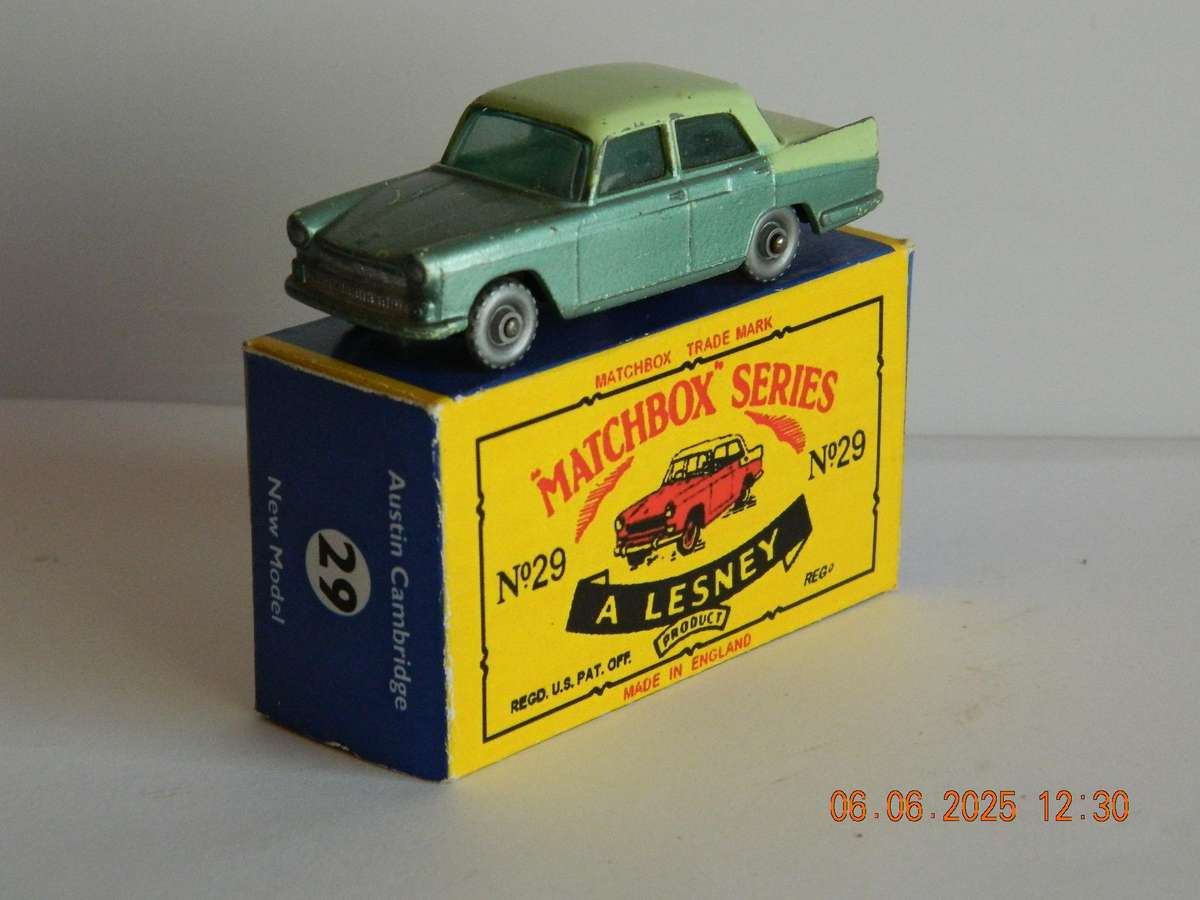 MATCHBOX SERIES  -  29  -   AUSTIN A55 CAMBRIDGE