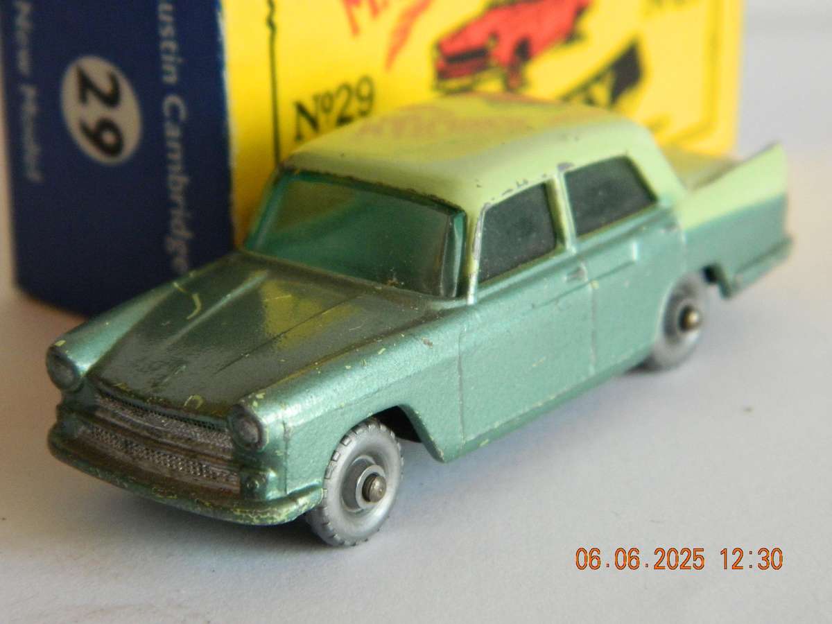 MATCHBOX SERIES  -  29  -   AUSTIN A55 CAMBRIDGE