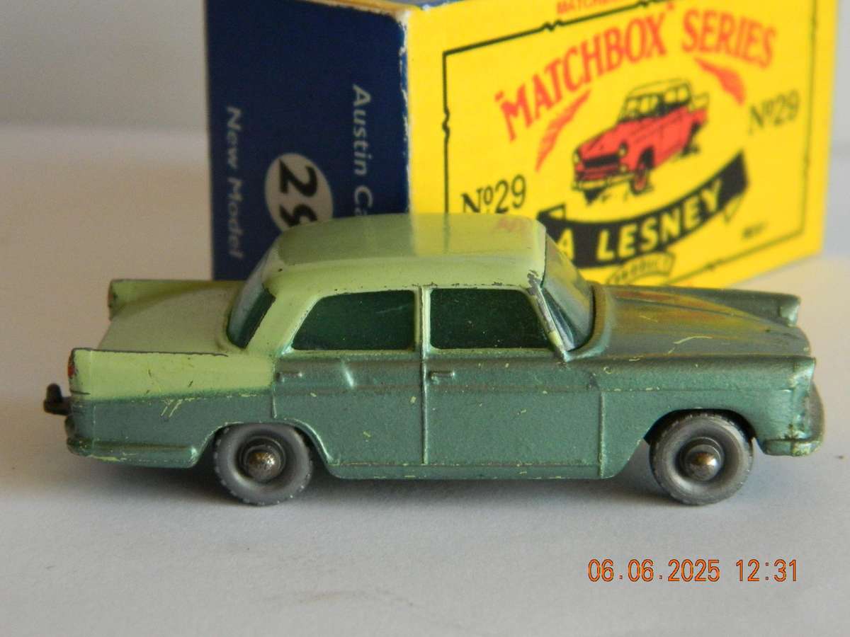 MATCHBOX SERIES  -  29  -   AUSTIN A55 CAMBRIDGE
