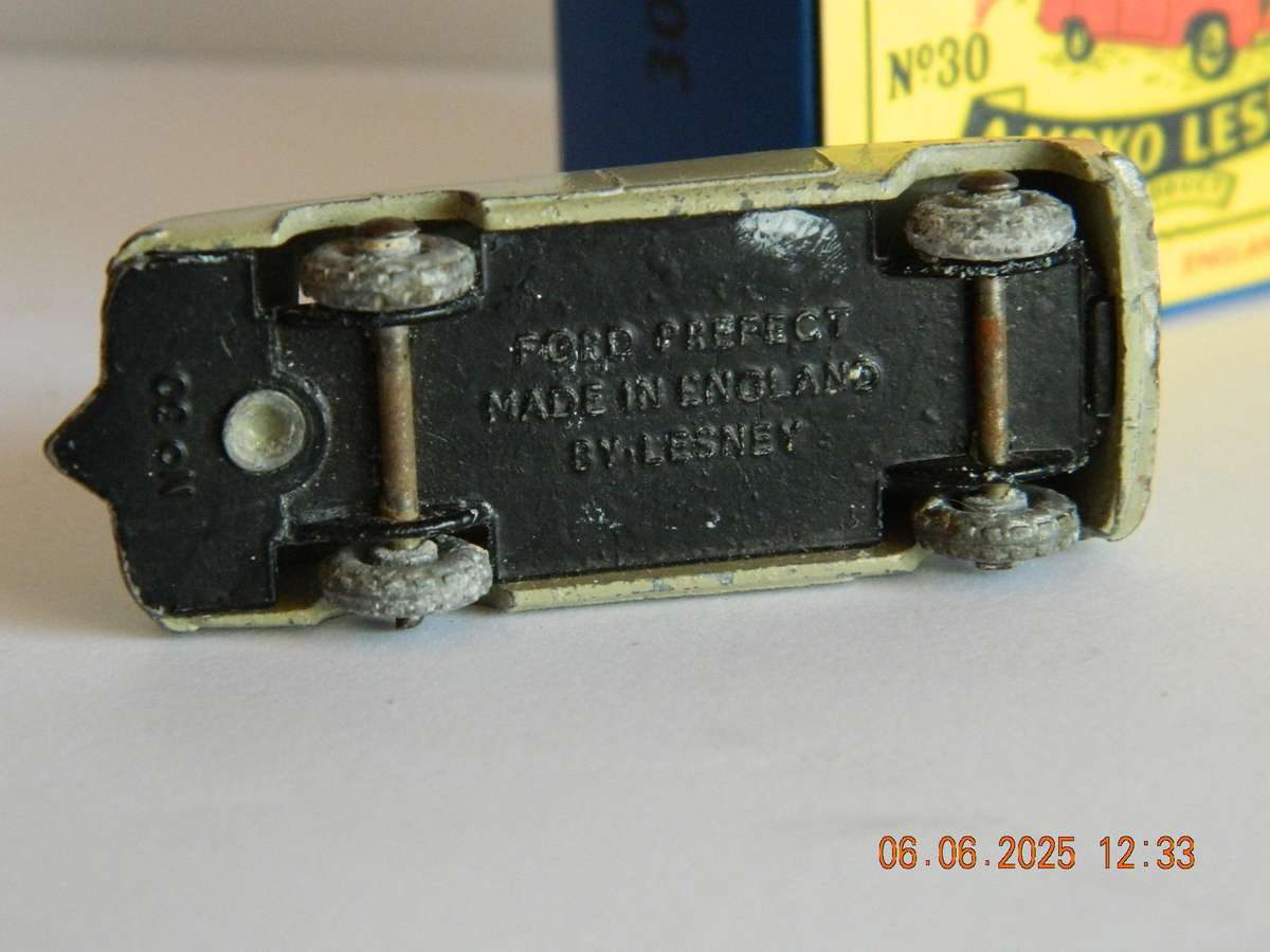 MATCHBOX SERIES  -  30  -   FORD PREFECT