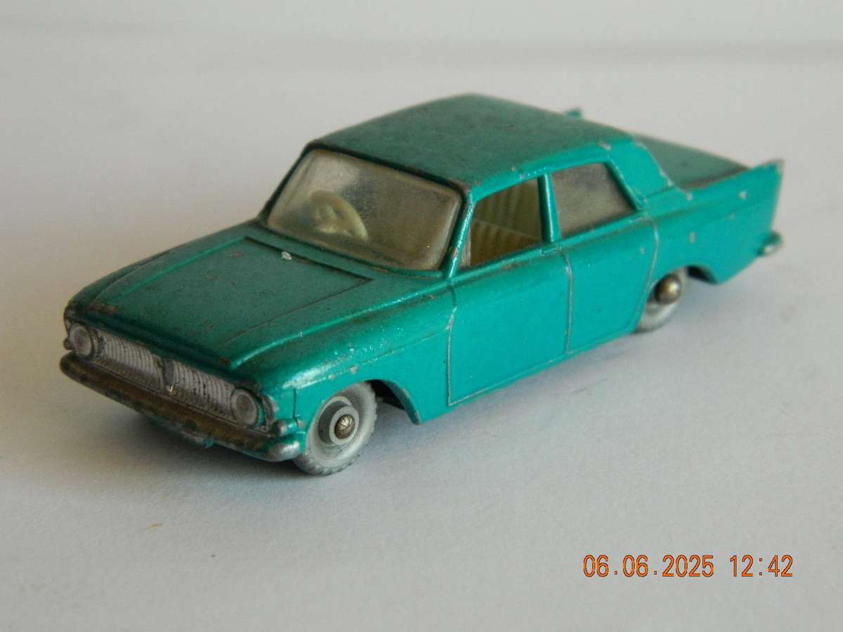 MATCHBOX SERIES  -  33  -   FORD ZEPHYR