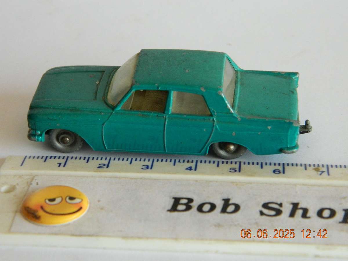 MATCHBOX SERIES  -  33  -   FORD ZEPHYR