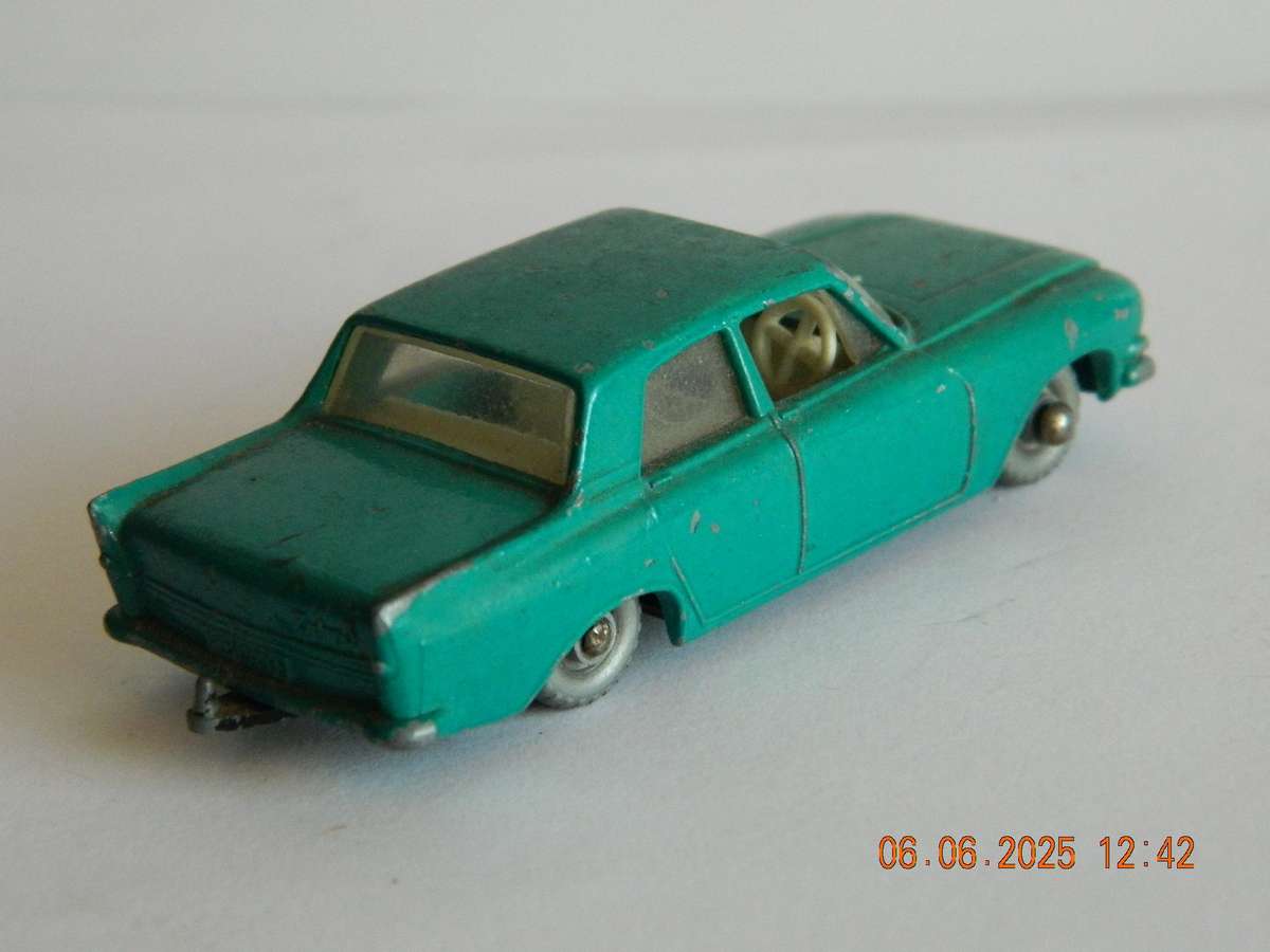 MATCHBOX SERIES  -  33  -   FORD ZEPHYR