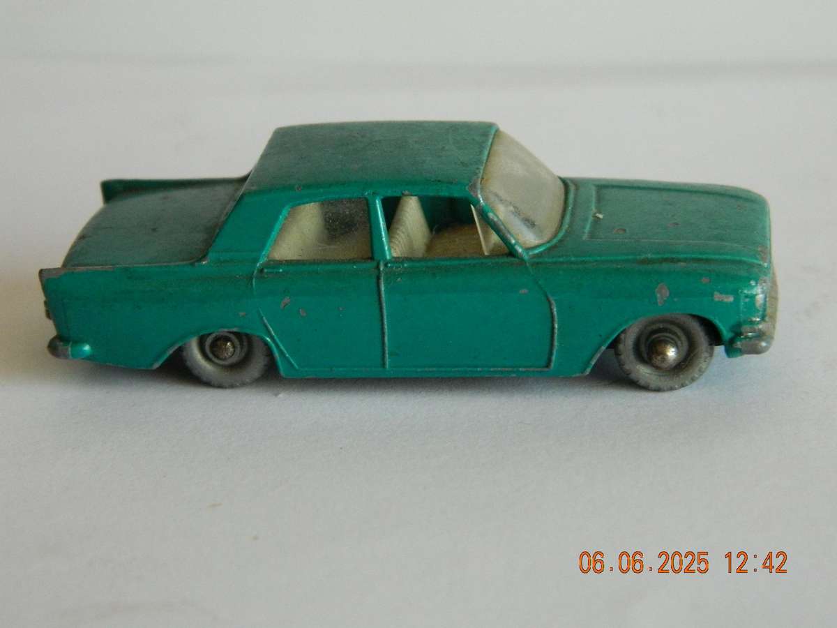 MATCHBOX SERIES  -  33  -   FORD ZEPHYR