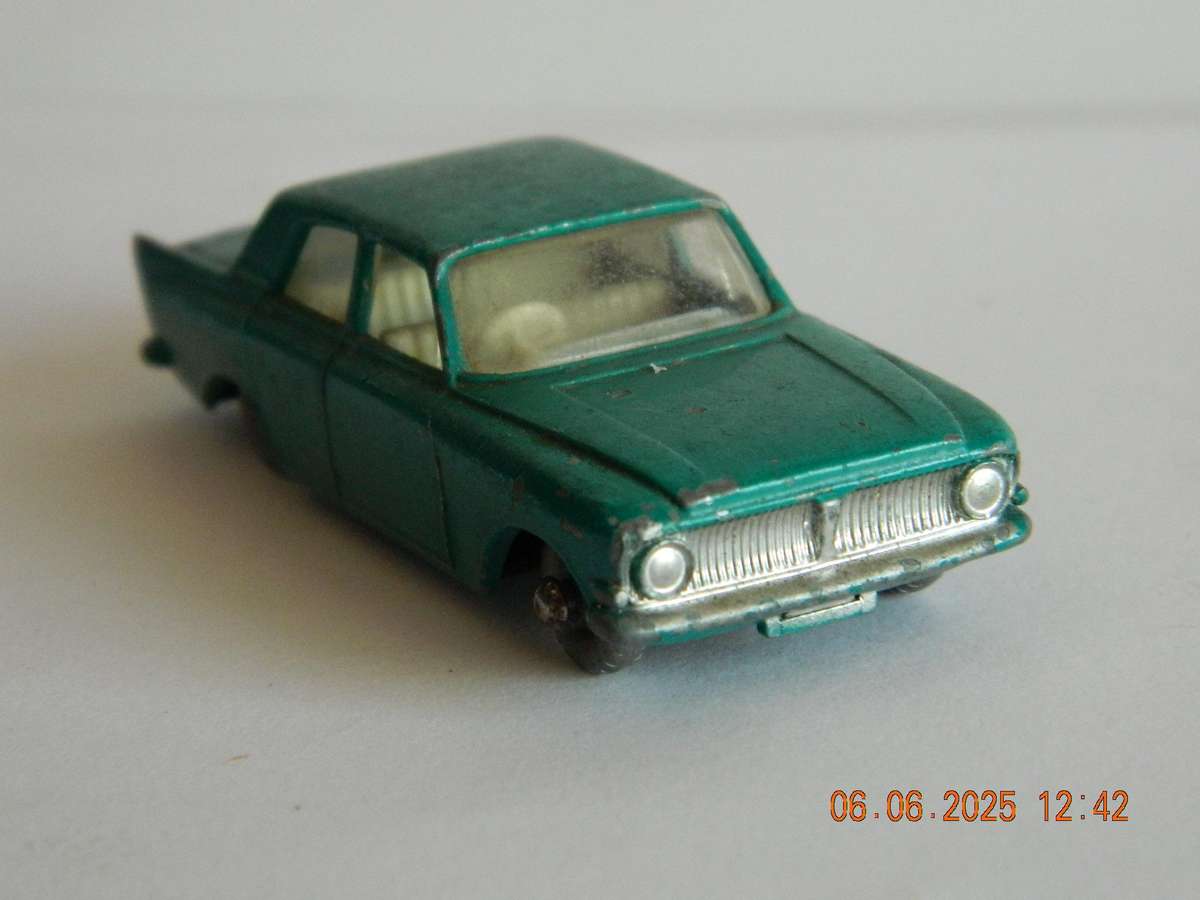 MATCHBOX SERIES  -  33  -   FORD ZEPHYR