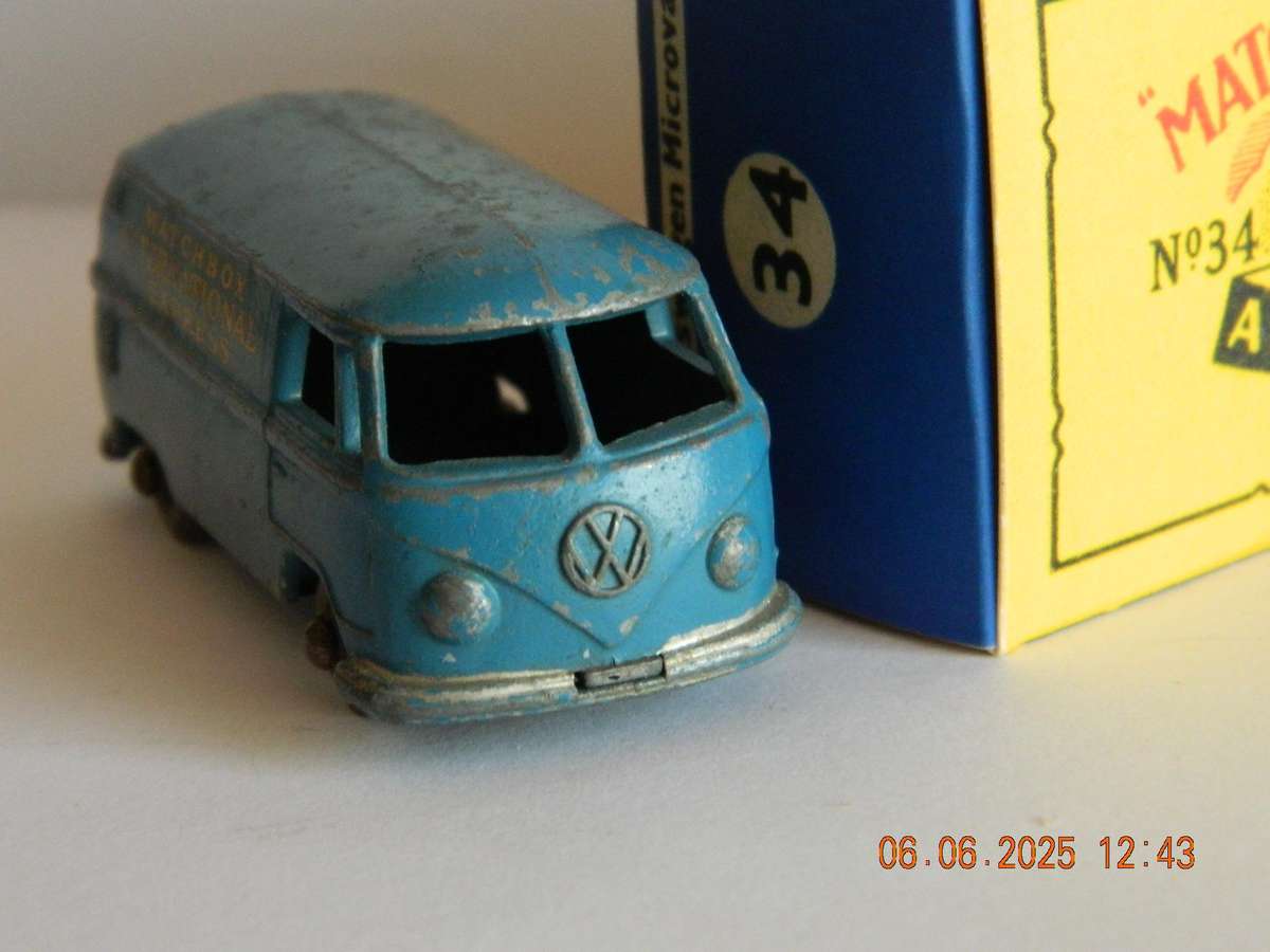 MATCHBOX SERIES  -  34  -   VOLKSWAGEN 15CWT VAN