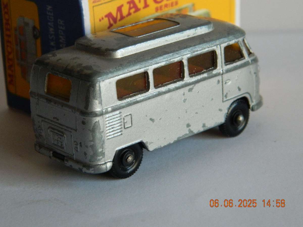 MATCHBOX SERIES  -  34  -   VOLKSWAGEN CAMPER