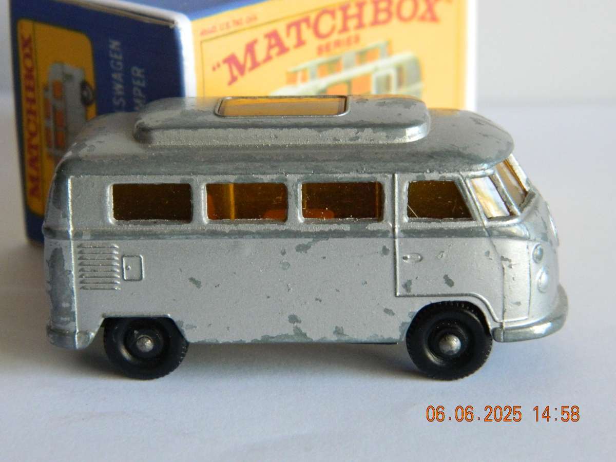 MATCHBOX SERIES  -  34  -   VOLKSWAGEN CAMPER