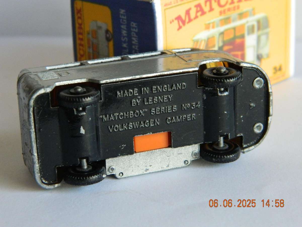 MATCHBOX SERIES  -  34  -   VOLKSWAGEN CAMPER