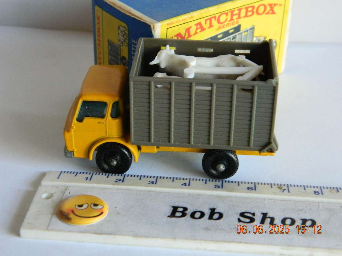 MATCHBOX SERIES  -  37  -   DODGE CATTLE TRUCK  -  ORIGINAL BOX