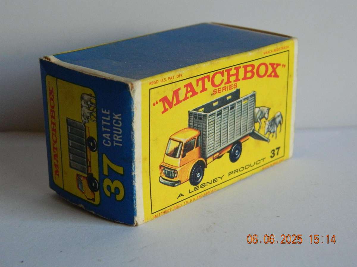 MATCHBOX SERIES  -  37  -   DODGE CATTLE TRUCK  -  ORIGINAL BOX