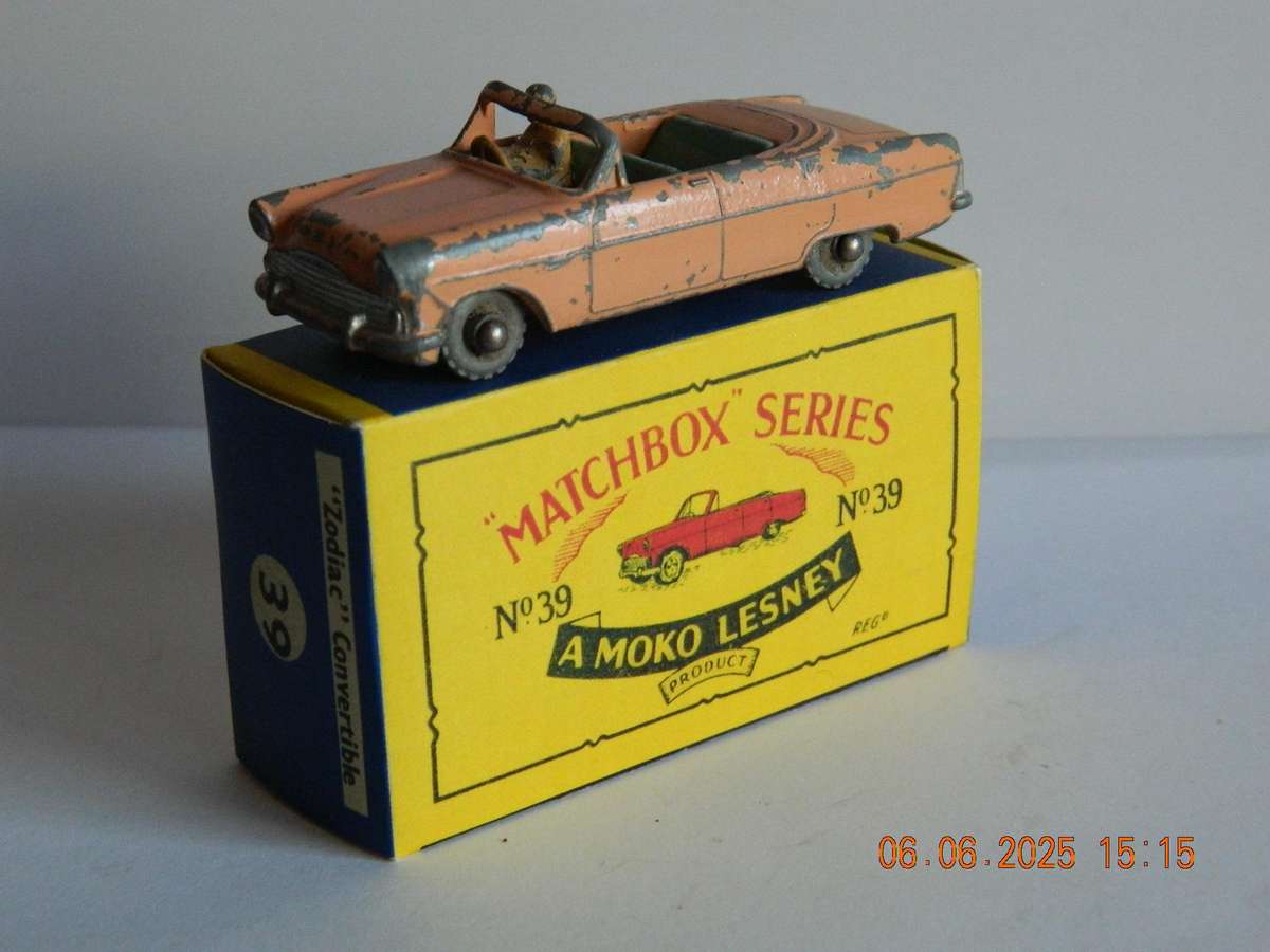 MATCHBOX SERIES  -  39  -   FORD ZODIAC CONVERTIBLE