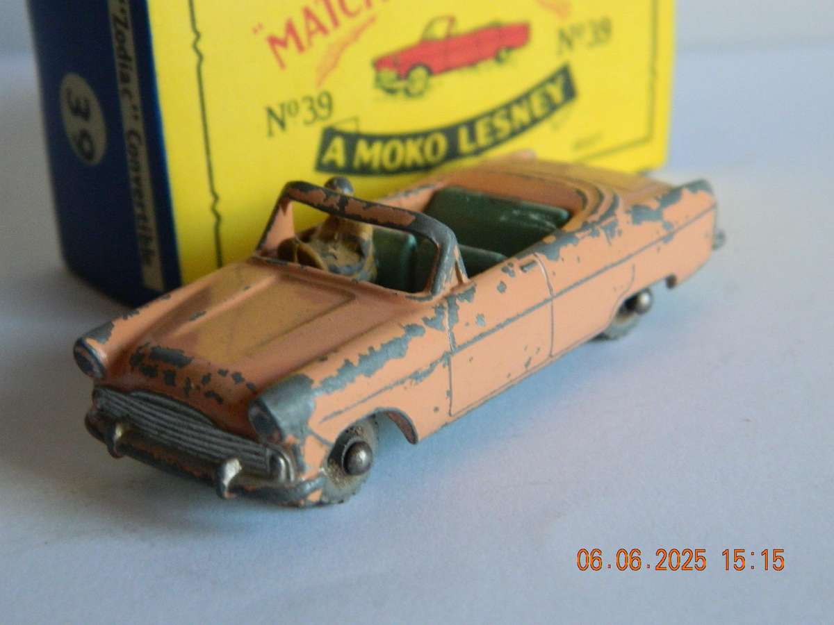 MATCHBOX SERIES  -  39  -   FORD ZODIAC CONVERTIBLE