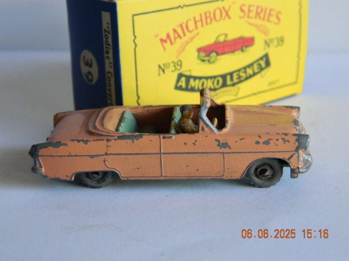 MATCHBOX SERIES  -  39  -   FORD ZODIAC CONVERTIBLE